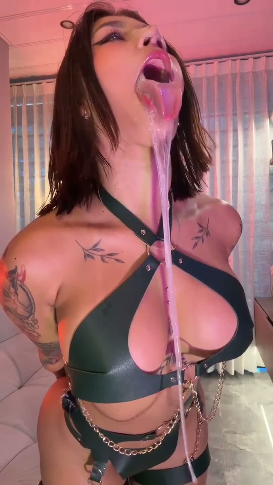Latina Ahegao Spitroast Heat 🔥