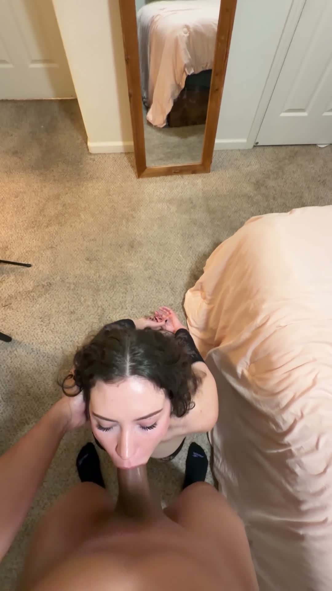 Amateur Babe Blows Big Dick Hard