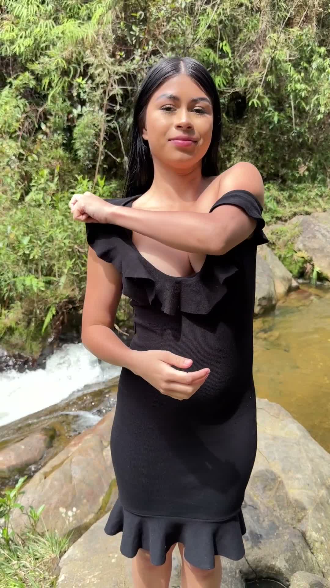Amateur Big Tits Tease — Full Clip