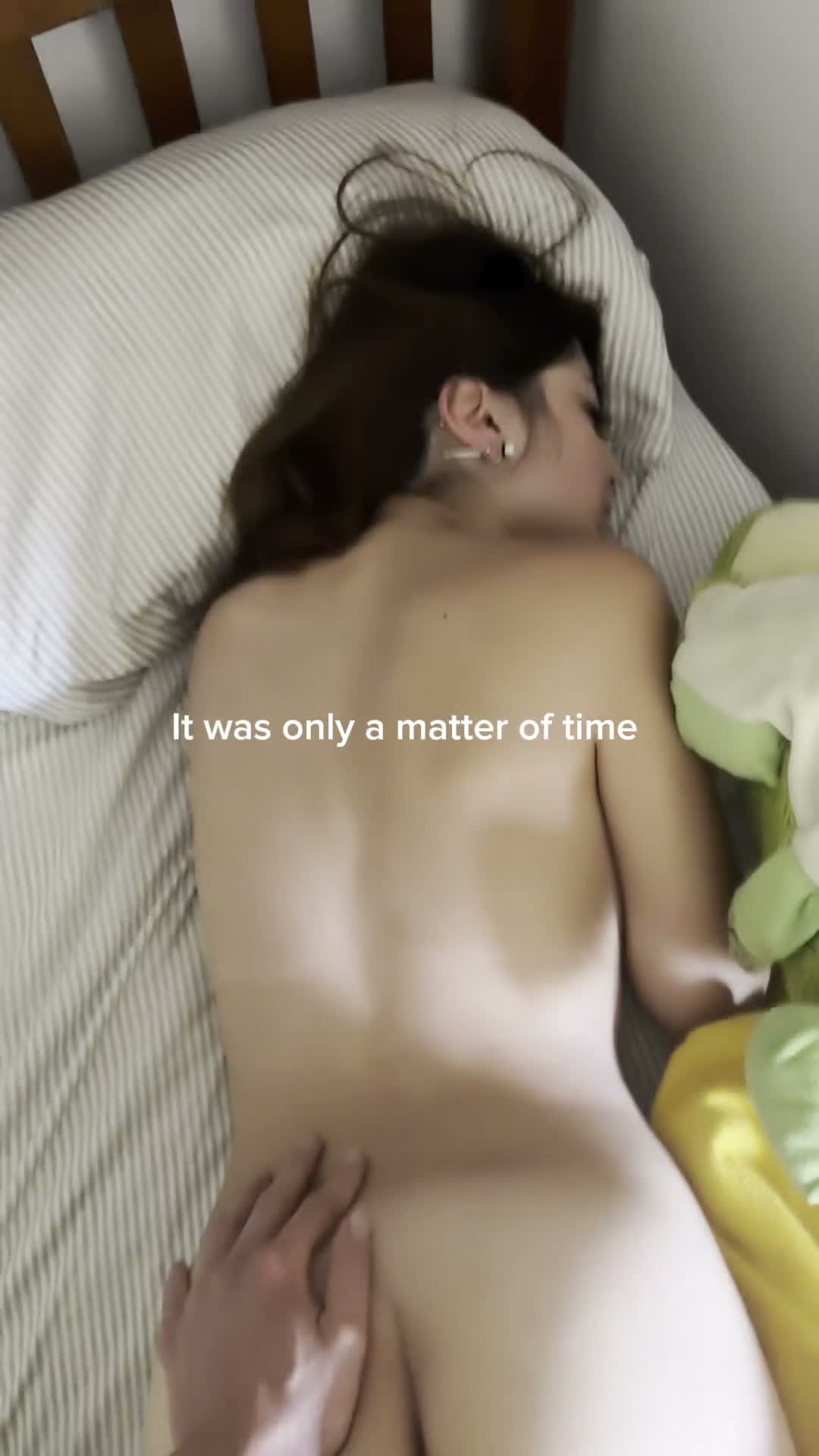 Amateur Hotwife Cuckold Blowjob Treat