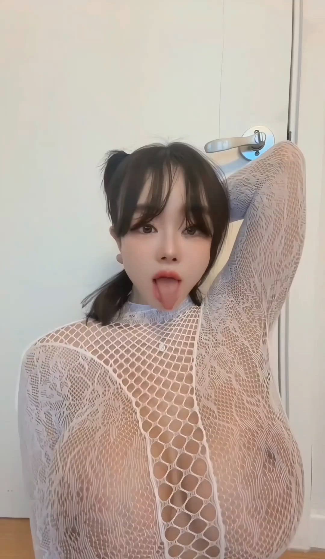 Korean Babe Enjoys Dirty Anal Heat
